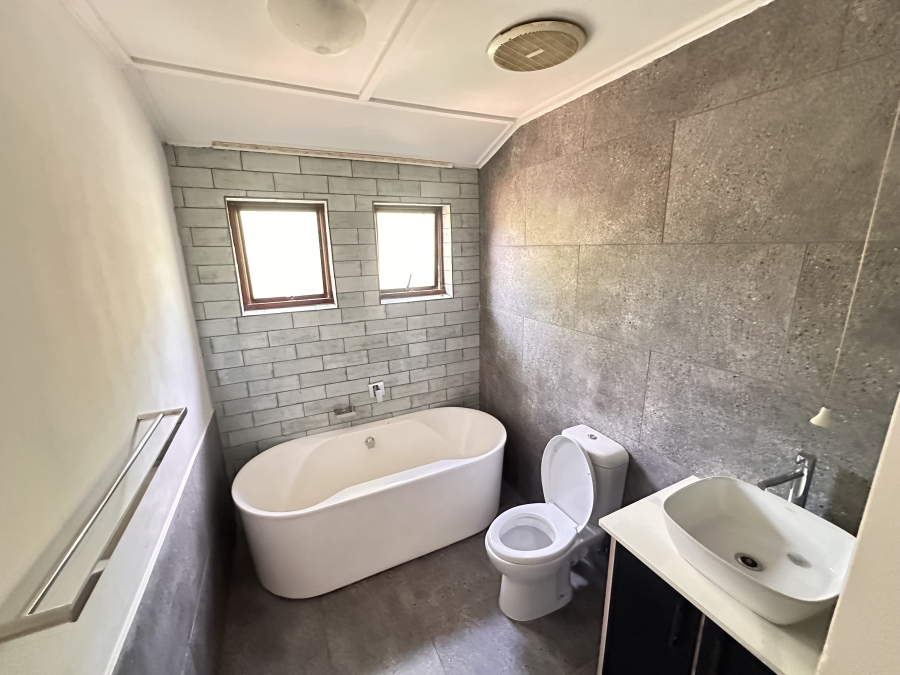 To Let 3 Bedroom Property for Rent in Estate D Afrique North West